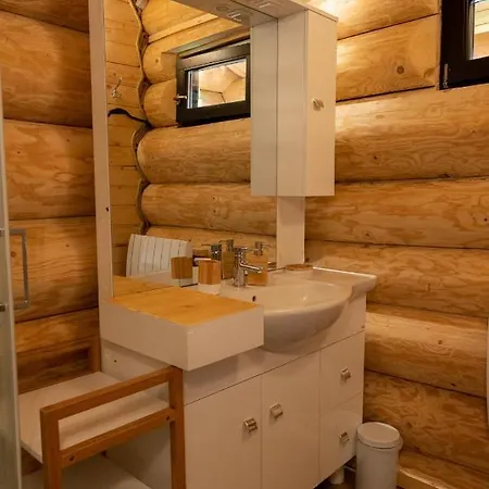 Les Flocons De Neige Bolquere Pyrenees 2000
