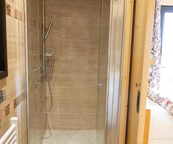 Les Flocons De Neige Chalet *